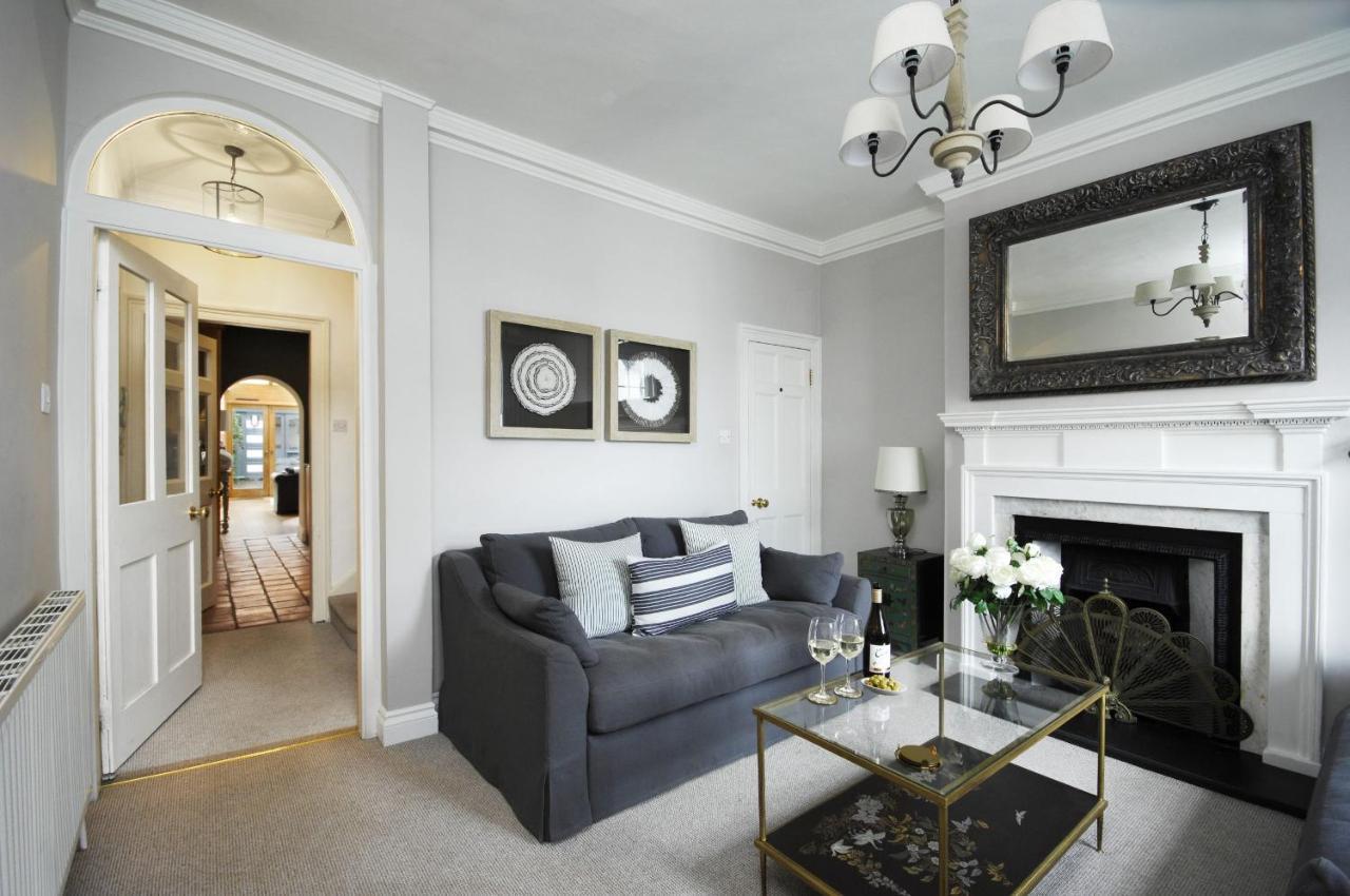 Вилла Dolls House - Luxury Townhouse *Sleeps 10* Хенли-на-Темзе Экстерьер фото