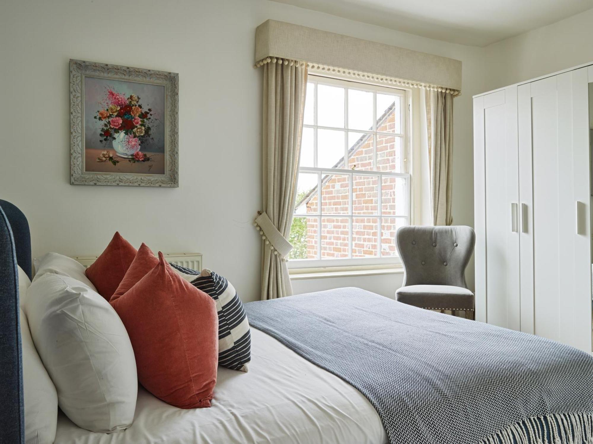 Вилла Dolls House - Luxury Townhouse *Sleeps 10* Хенли-на-Темзе Экстерьер фото